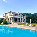 Astoria Villa