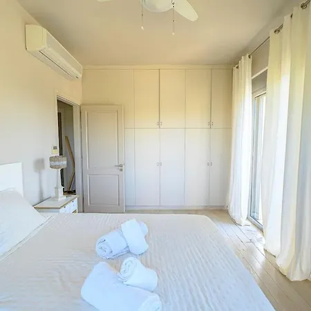 Βίλα Astoria Κορακοχώρι